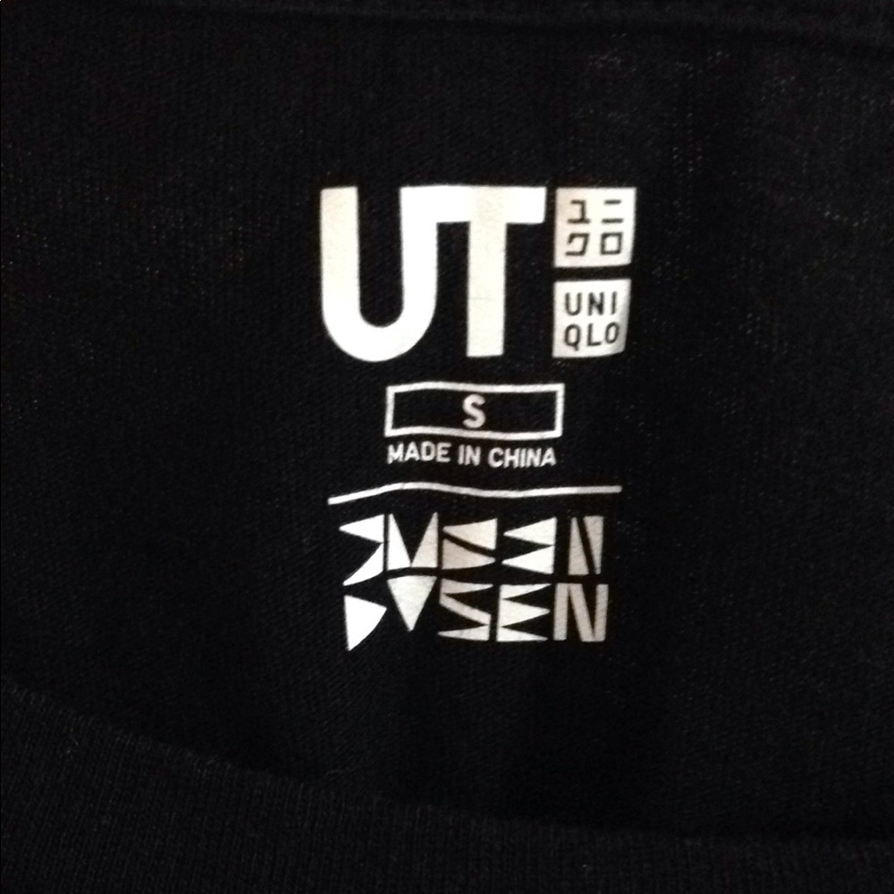 Uniqlo women's black tee size S - Picture 3 of 3